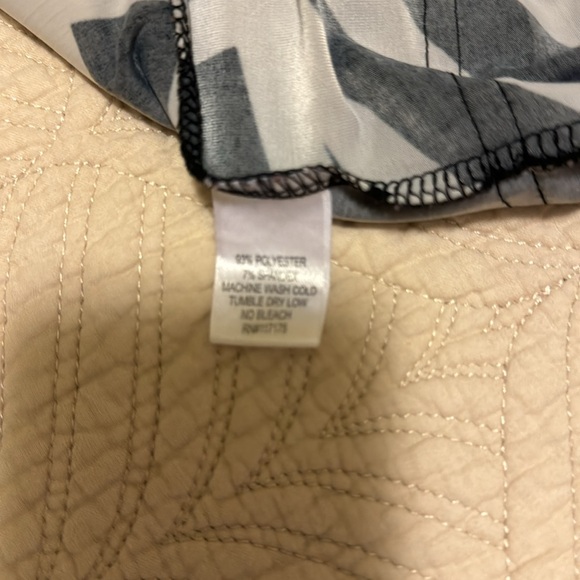 Sandiva Swimsuit Coverup - Picture 4 of 4